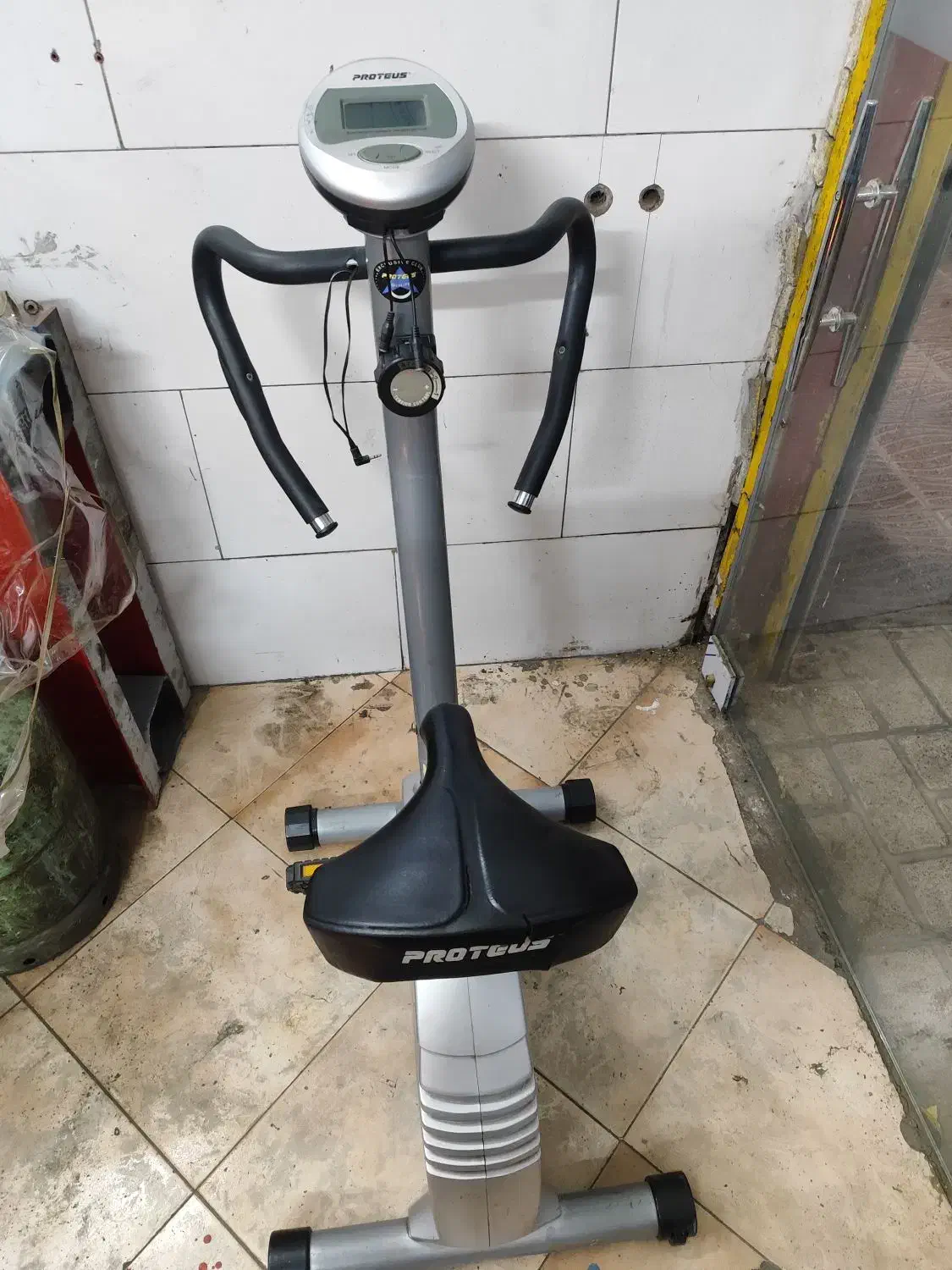 دوچرخه ثابت proteus pec 1735 تایوانی|تجهیزات ورزشی|ری, علایین|دیوار