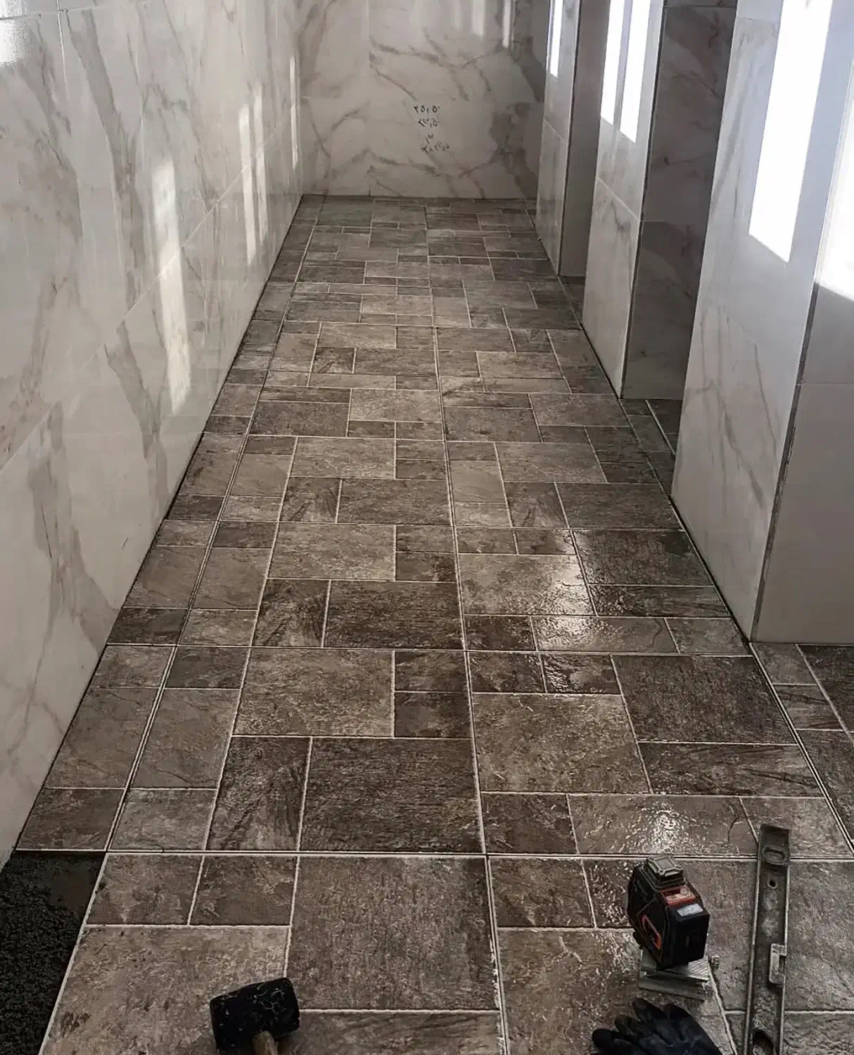 کاشی کاری و‌ سفید‌ کاری|خدمات پیشه و مهارت|لاهیجان, کوی خزر|دیوار