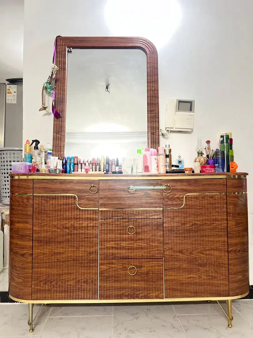 آینه و کنسول در حد نو|بوفه، ویترین، کنسول|بابل, |دیوار