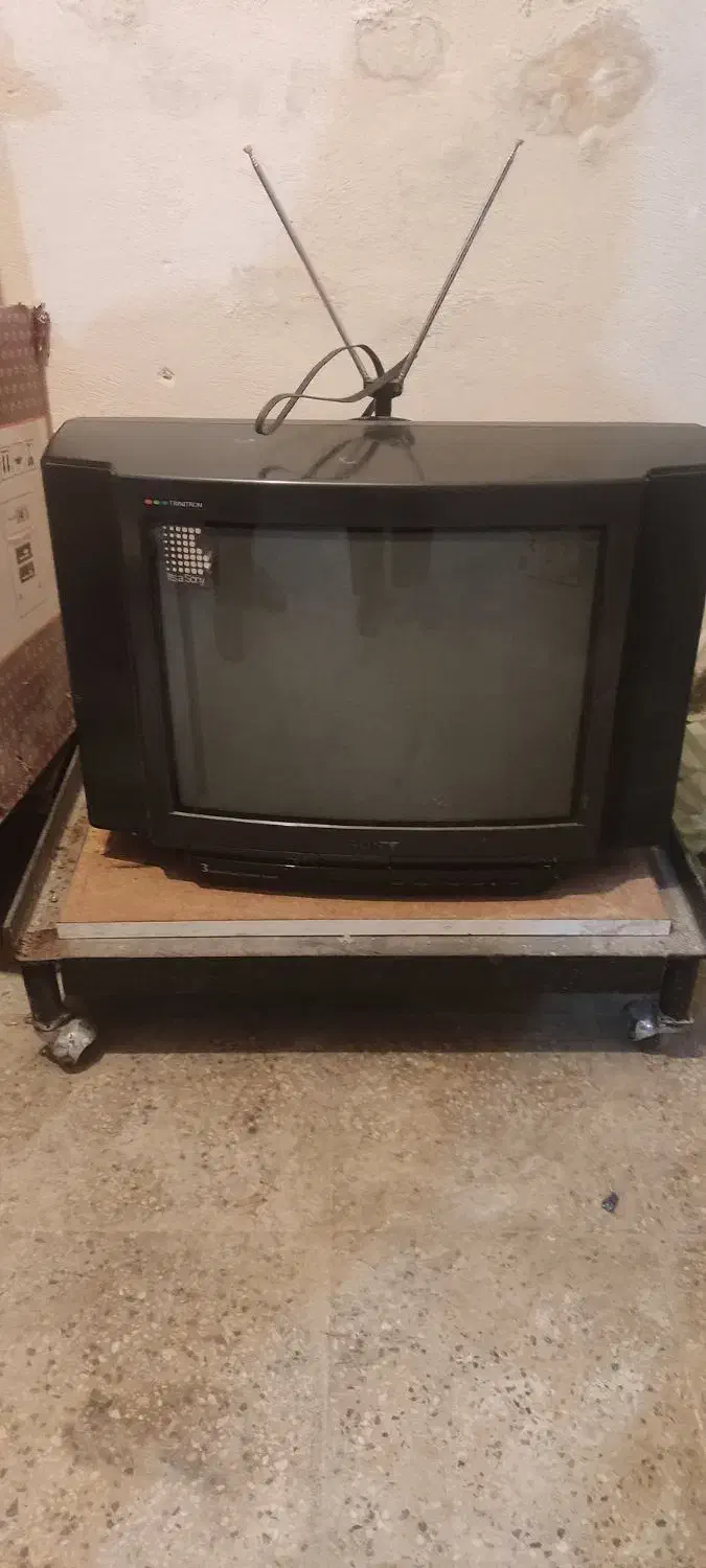 تلویزیون سونی سالم|تلویزیون و پروژکتور|اصفهان, قلعه طبره|دیوار