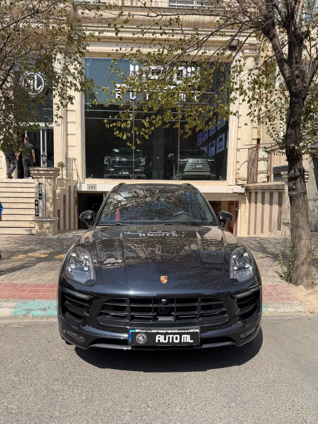 macan 2017 / full|خودرو سواری و وانت|تهران, درختی|دیوار
