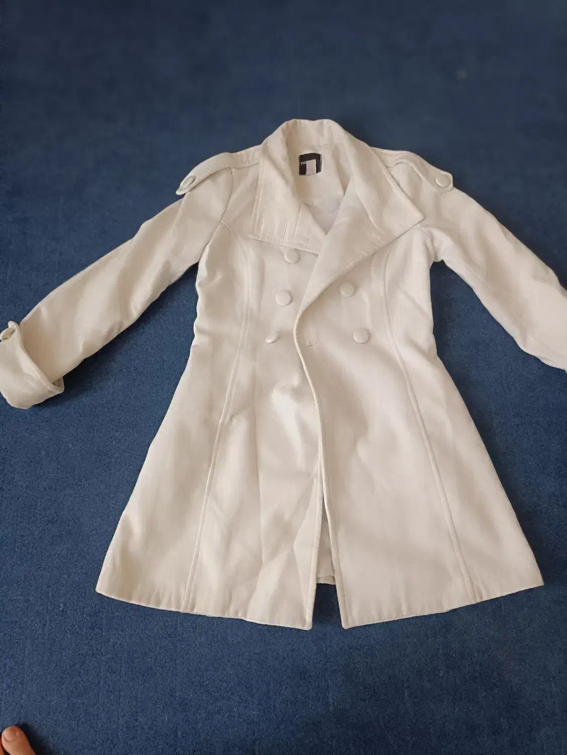 پالتو|لباس|قنوات, |دیوار