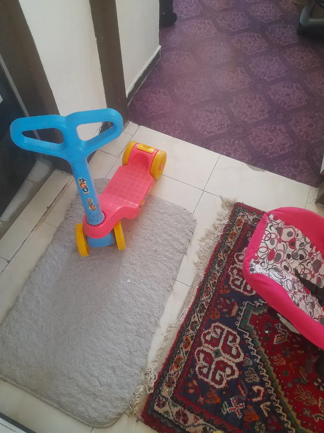 گهواره .کریرواسکوتر وسه چرخه|کالسکه و لوازم جانبی|صدرا-فارس, فاز ۱|دیوار