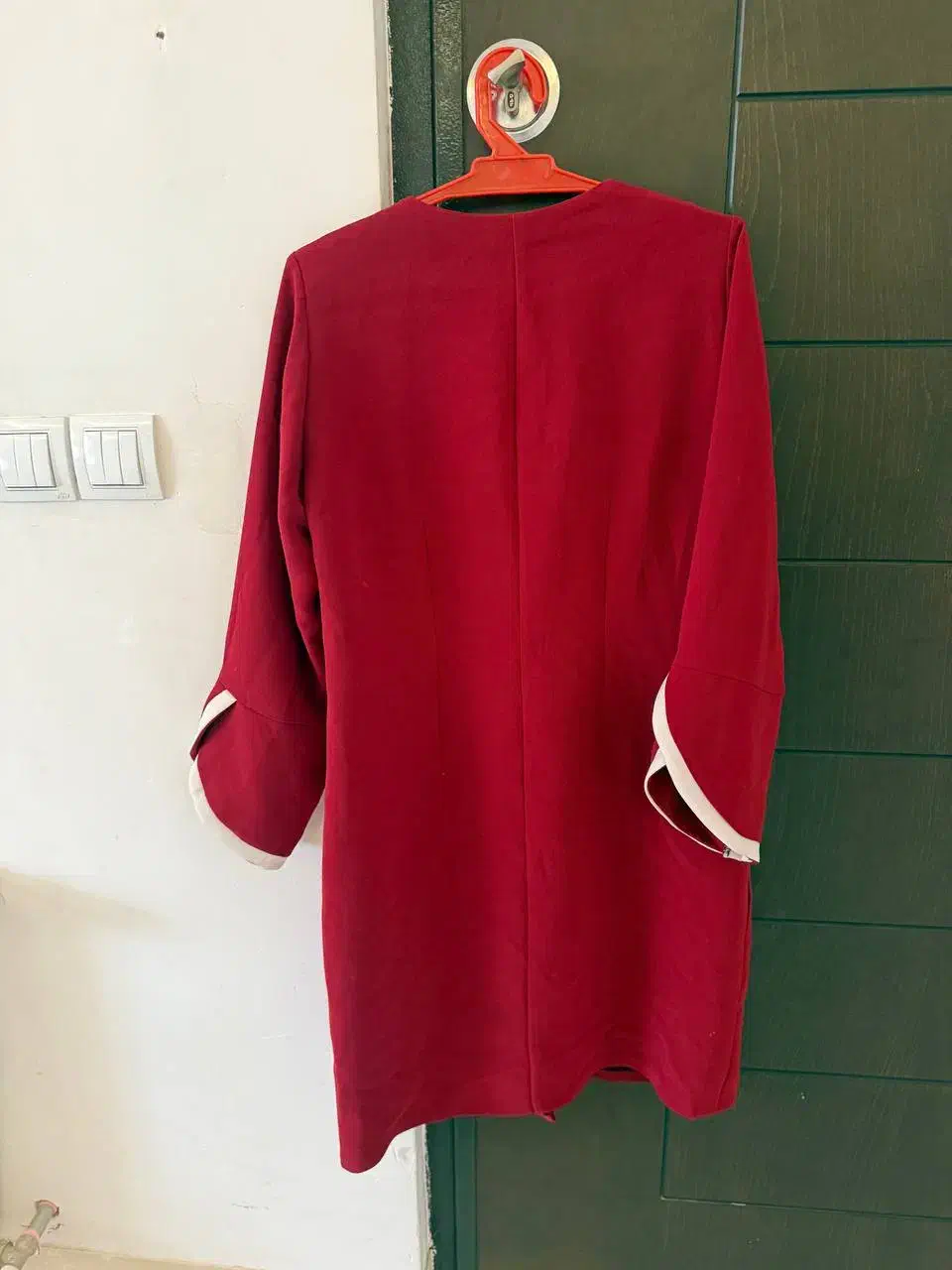 مانتو|لباس|سبزوار, قصبه اب یمین|دیوار