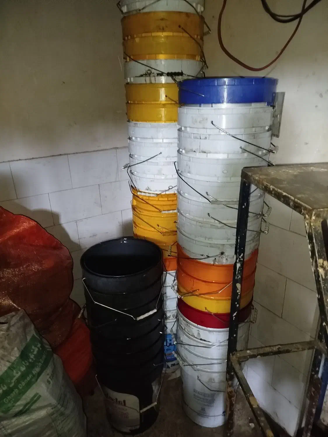 سطل روغن20لیتری|ظروف نگهدارنده، پلاستیکی، یک‌بارمصرف|سبزوار, ولیعصر (نجار آباد)|دیوار