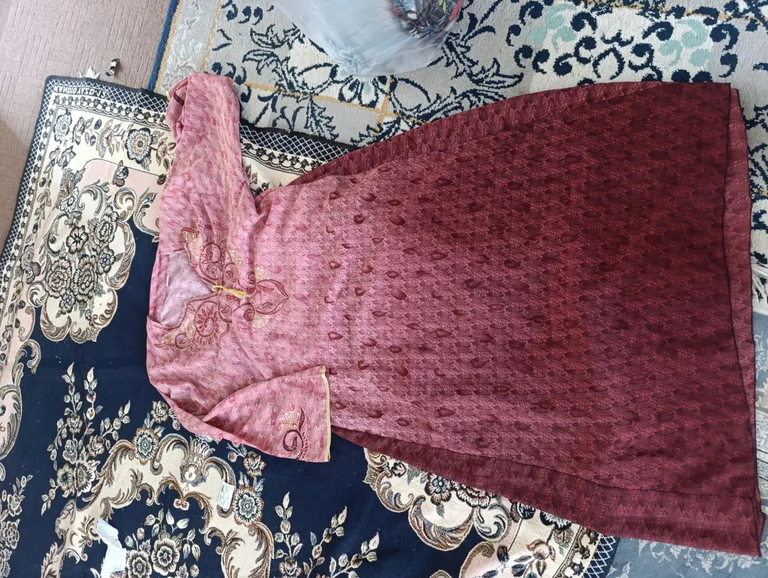 لباس ساحلی نو|لباس|شیراز, محراب|دیوار