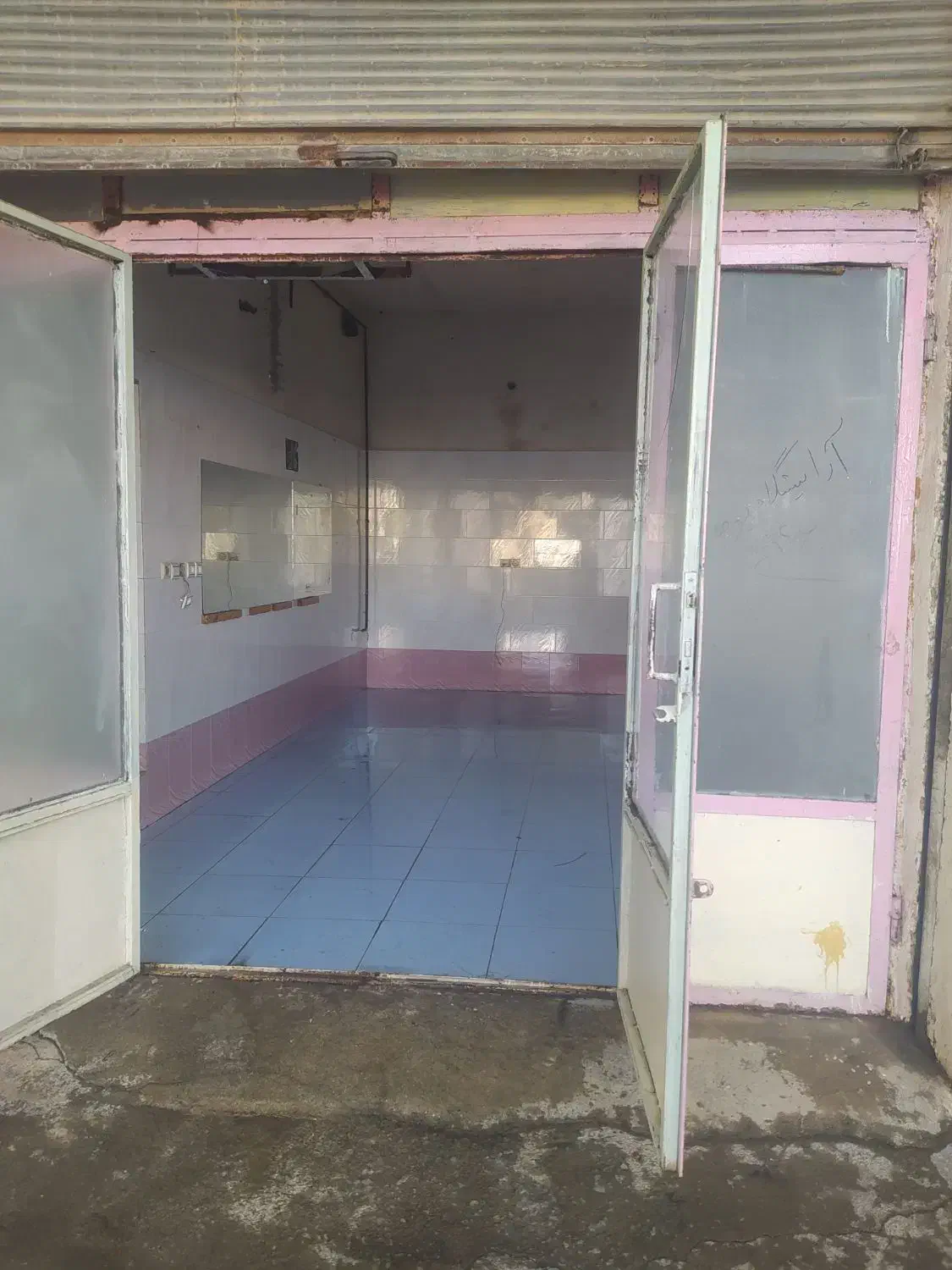 این مغازه در خیابان مروجی جنب مخابرات دیجیتال|اجارهٔ مغازه و غرفه|کوهدشت, |دیوار