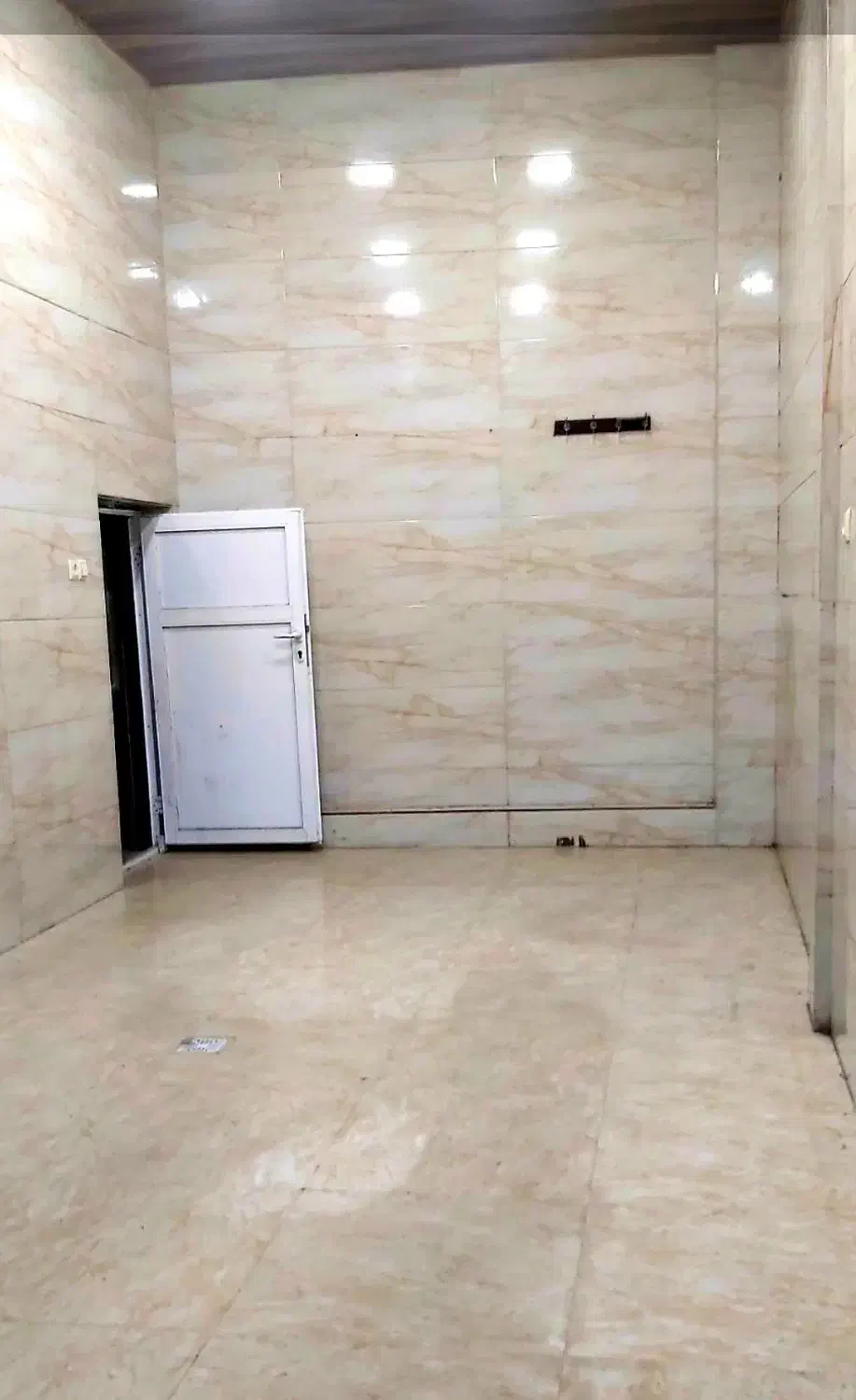 اجاره مغازه ۲۵متر مناسب هر شغل بر اصلی بلوار بهشتی|اجارهٔ مغازه و غرفه|رشت, منظریه|دیوار