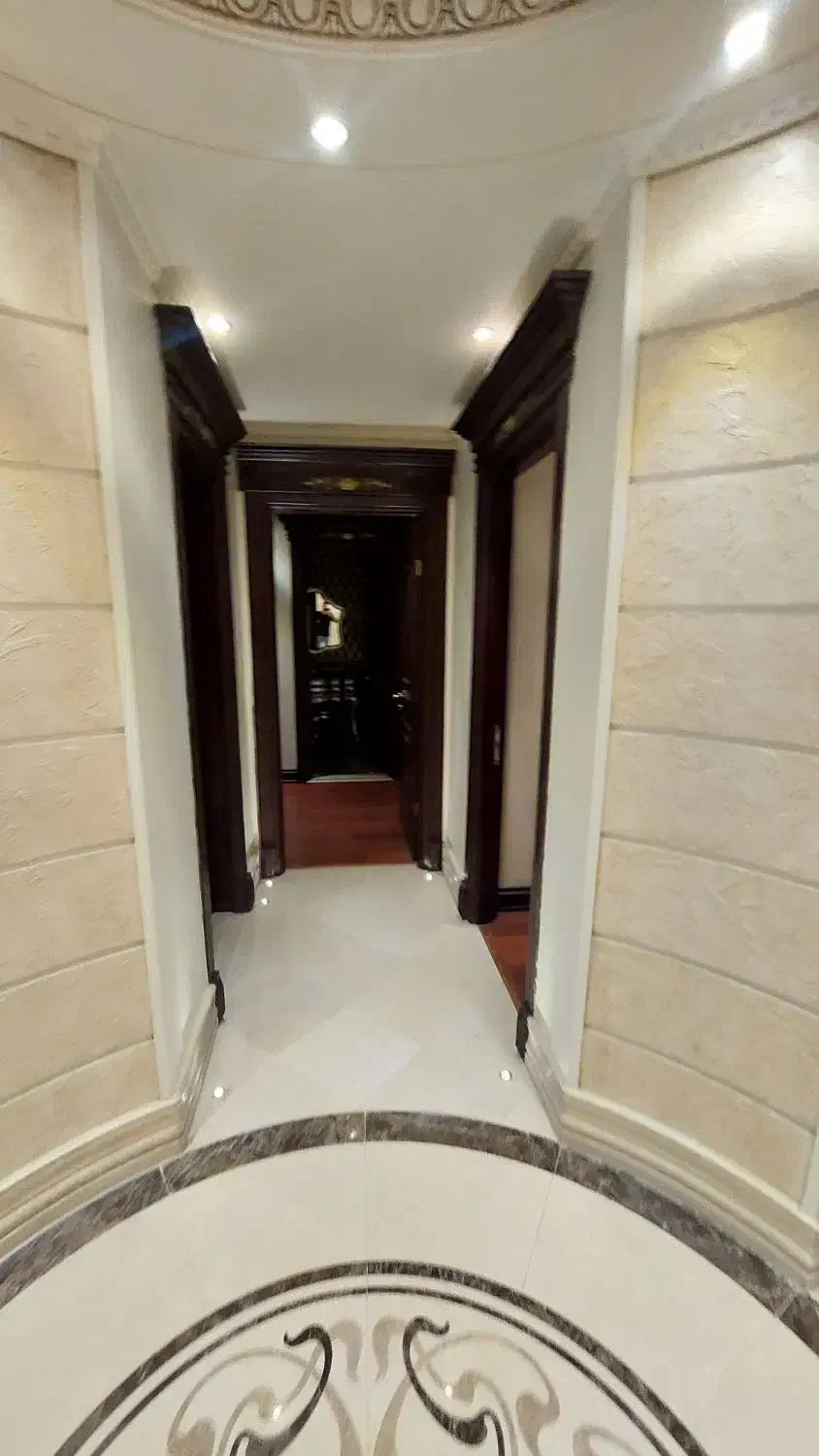 ۴۰۴متر فرمانیه+۴۰متر سوئیت مجزا*کلید نخورده