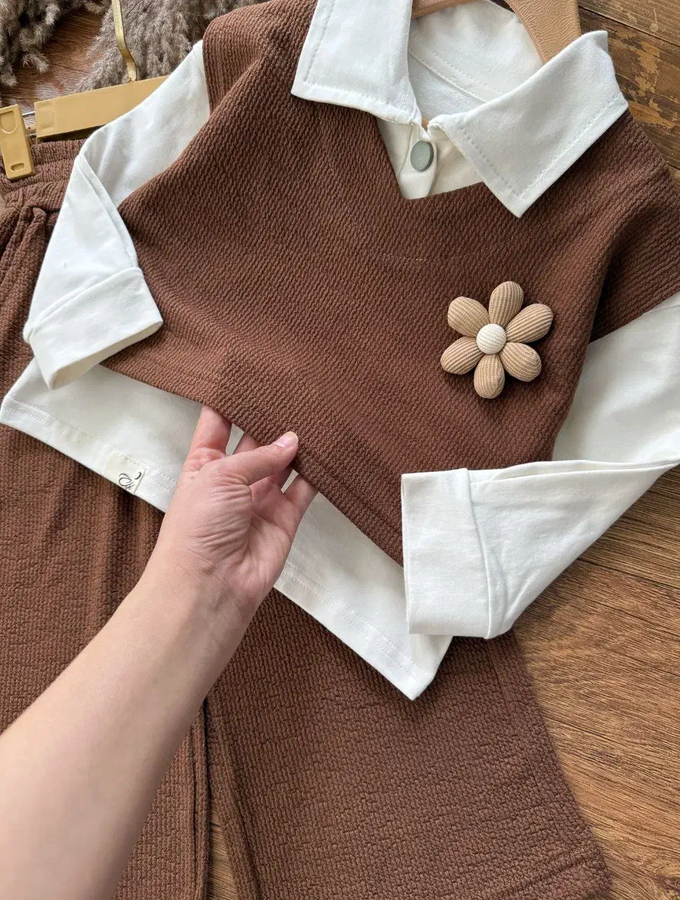 سه تیکه دخترانه|کفش و لباس بچه|رشت, جماران|دیوار