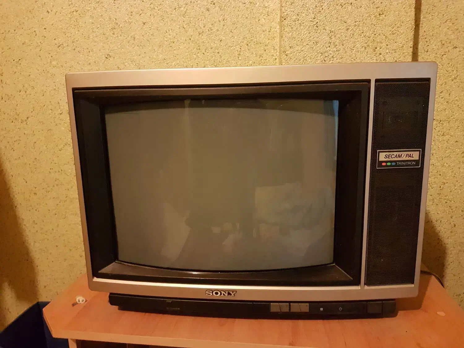 تلویزیون ۲۱ اینچ سونی|تلویزیون و پروژکتور|رامسر, |دیوار