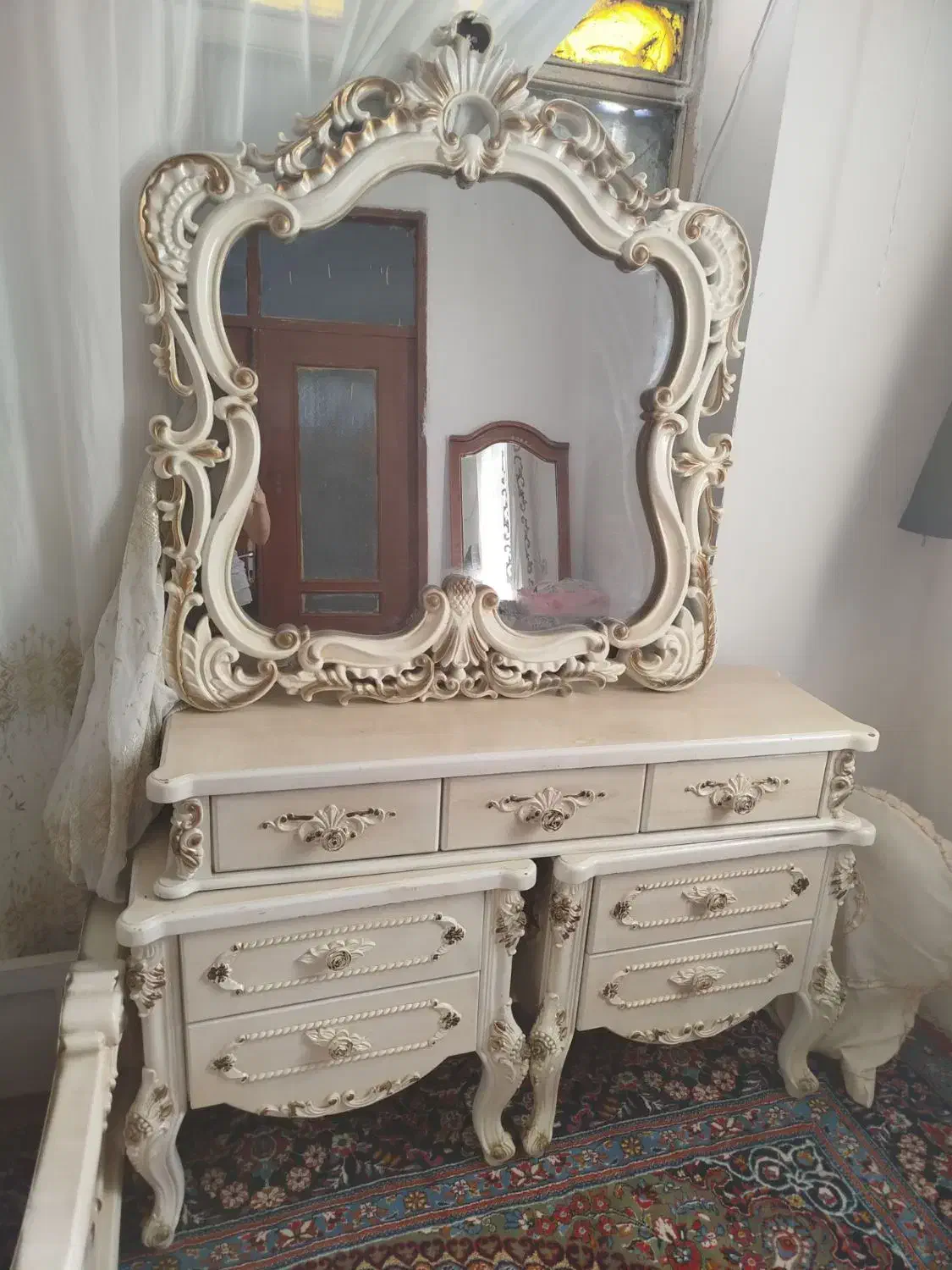 تخت خواب تمیز|تخت و سرویس خواب|نیشابور, میدان حافظ|دیوار