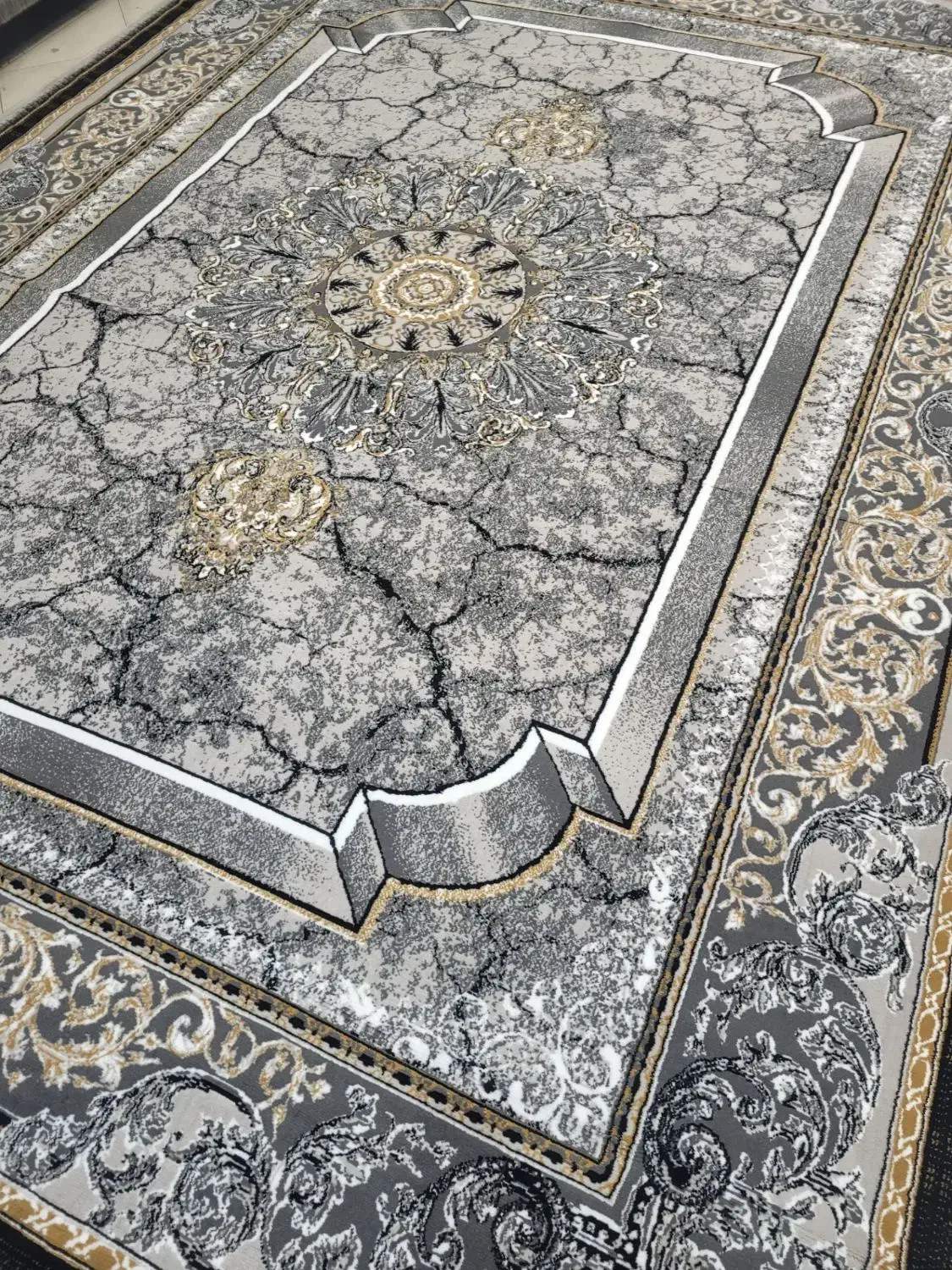 فرش های ۱۲ متری . ۵۰۰ شانه .|فرش|مشهد, توس (بلوار توس)|دیوار