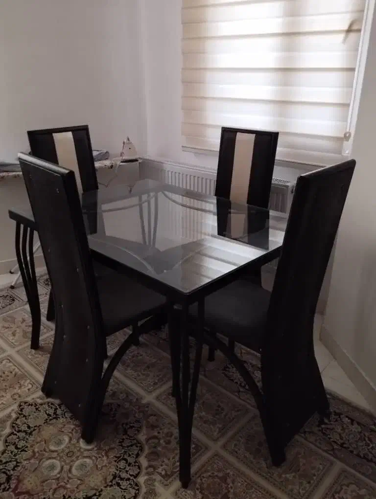 میزغذاخوری ۴ نفره تمیز|میز و صندلی غذاخوری|ارومیه, |دیوار