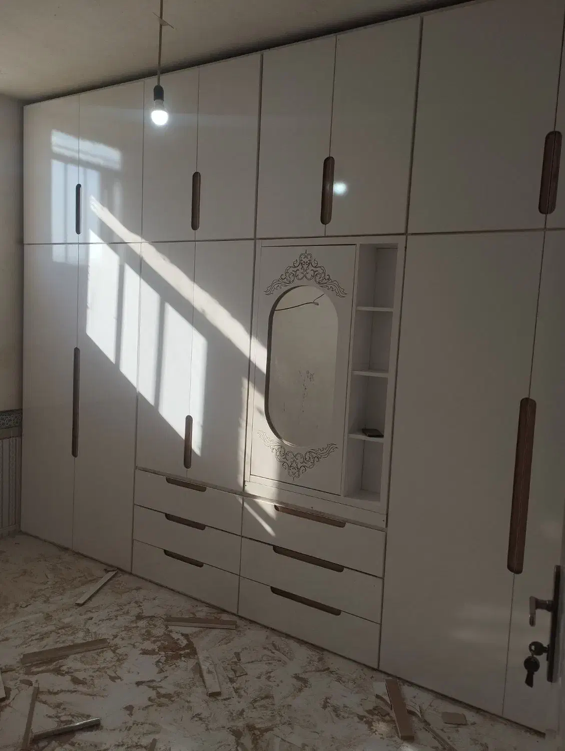 ساخت انواع کابینت و کمد دیواری|جاکفشی، کمد، دراور|کوهدشت, |دیوار