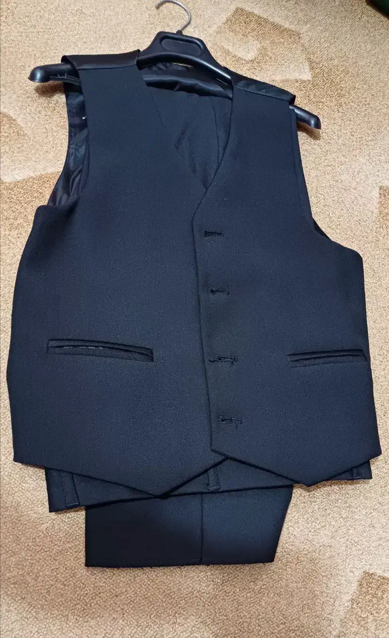 کت وشلوار وجلیقه|کفش و لباس بچه|رشت, ترمینال|دیوار