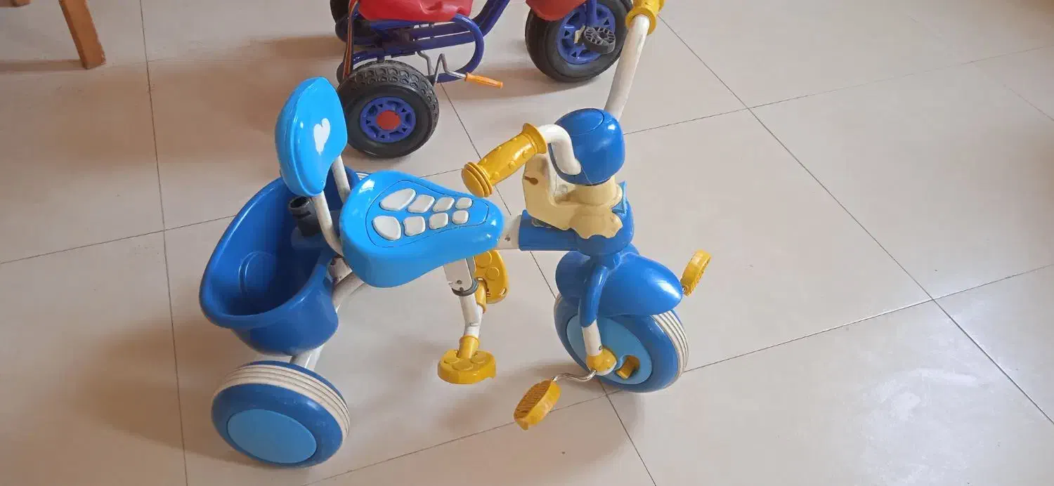 سه چرخه کودک خانگی 1500تومن|دوچرخه، اسکیت، اسکوتر|تهران, نارمک جنوبی|دیوار