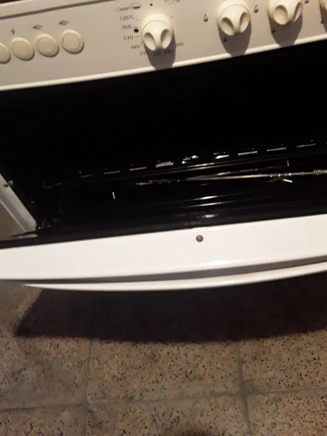 فرگاز تکنو سالم درحد نو سفید|اجاق گاز و لوازم برقی پخت‌وپز|تهران, گلستان (شهرک راه آهن)|دیوار