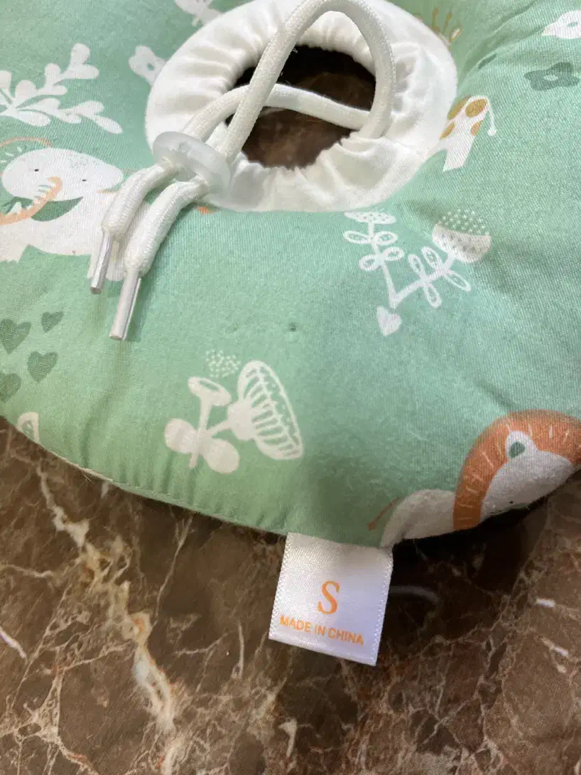 گردنی الیزابت|لوازم جانبی حیوانات|نوشهر, |دیوار