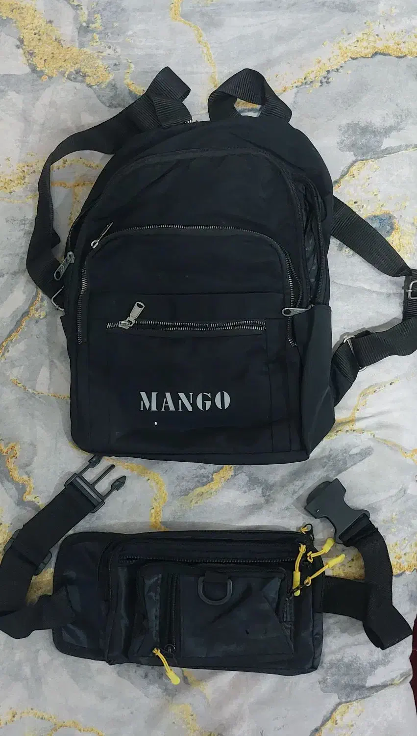 یک کوله مدرسه و یک کیف کمری|کیف، کفش، کمربند|نجفآباد, کهریزسنگ|دیوار