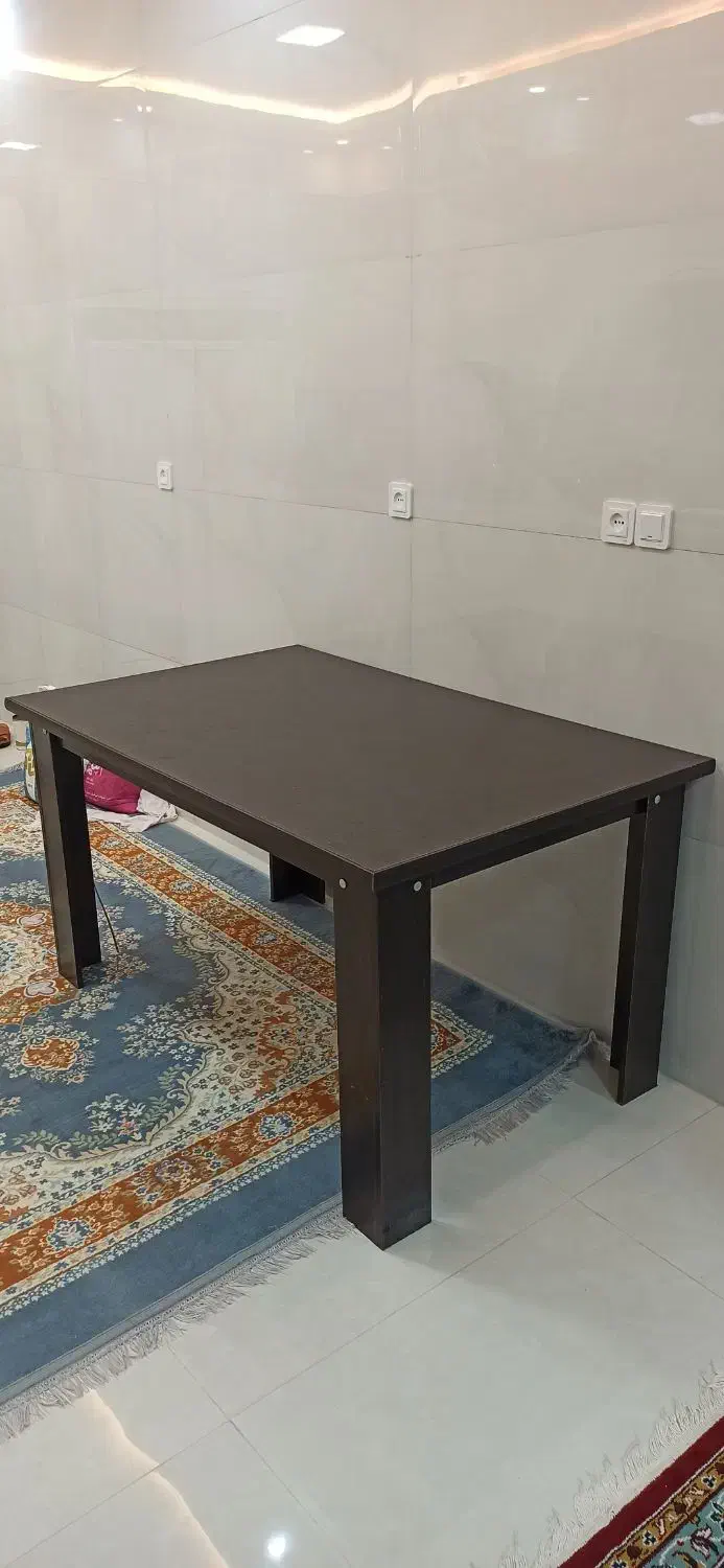 میز ناهار خوری شش نفره در حد نو تمیز و بدون خش|میز و صندلی غذاخوری|فردوس (خراسان), |دیوار