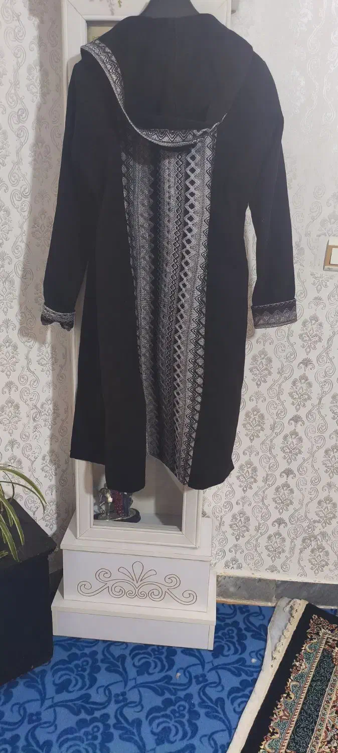 پالتو|لباس|بروجرد, |دیوار