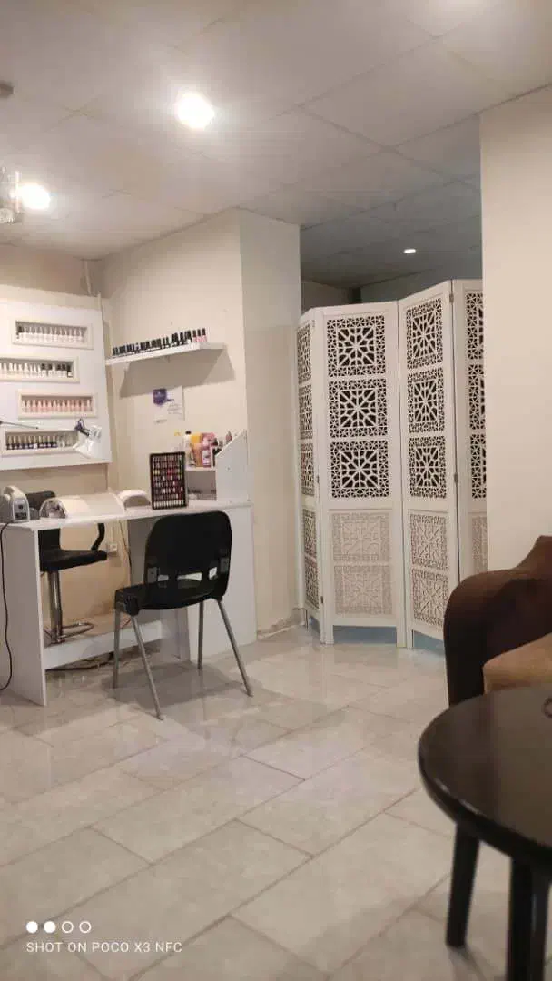 اجاره لاین و اتاق در سالن زیبایی خ شهید انصاری|اجارهٔ دفتر کار، اتاق اداری، مطب|رشت, شهرک پردیسان|دیوار