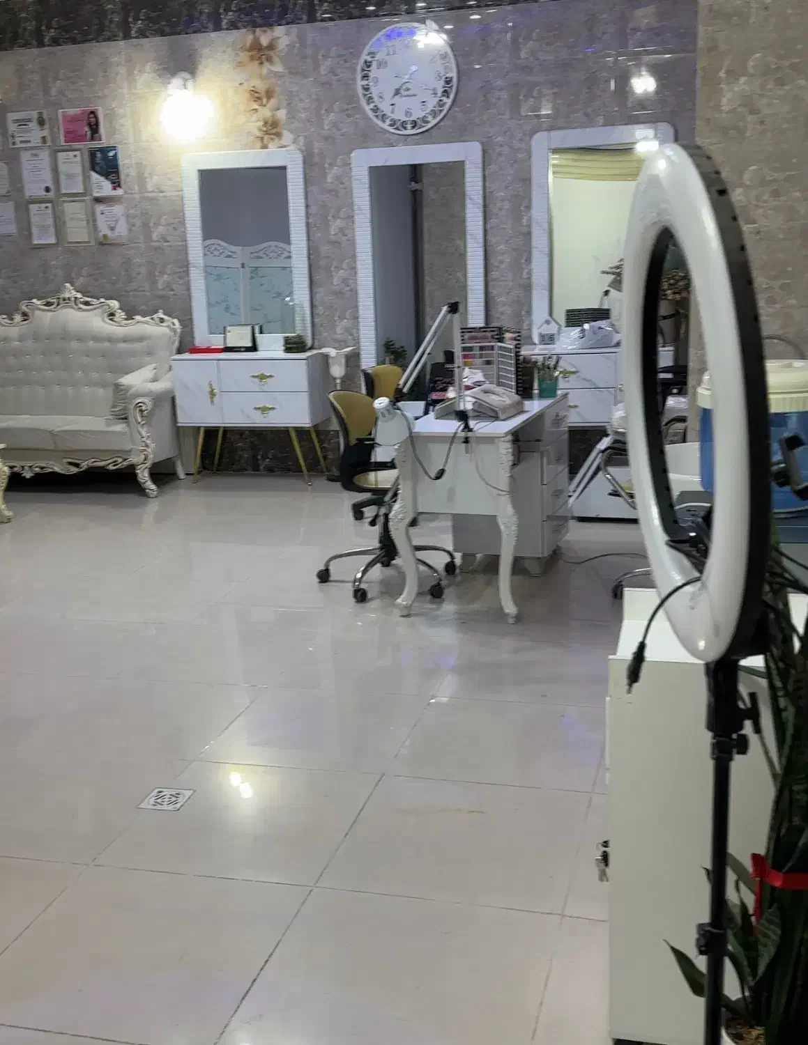 فروش کلیه لوازم سالن زیبایی بانوان|آرایشگاه و سالنهای زیبایی|مهاباد (آذربایجان غربی), |دیوار