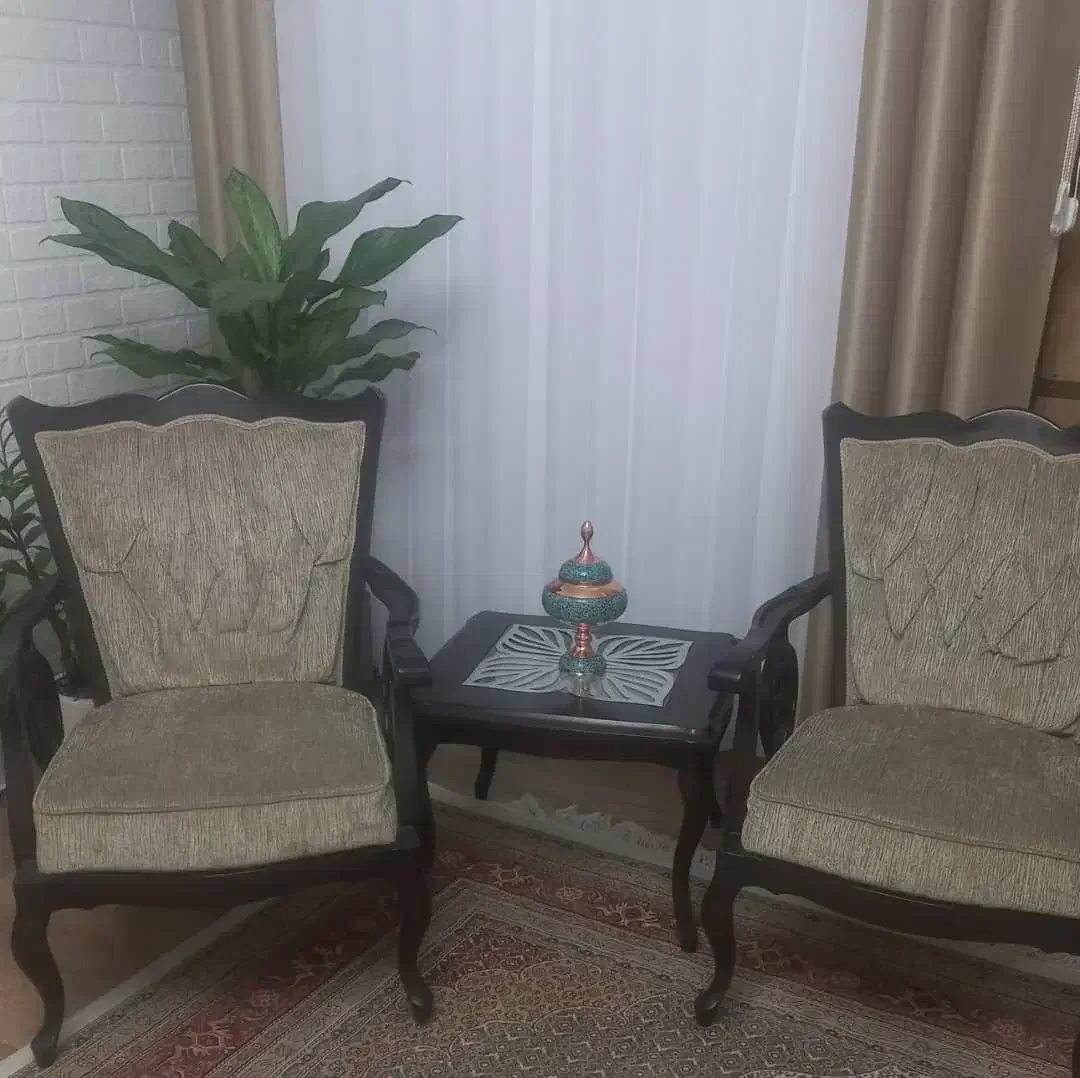 مبل۸نفره همراه با سرویس غذا خوری|مبلمان خانگی و میز عسلی|پرند, فاز ۵|دیوار