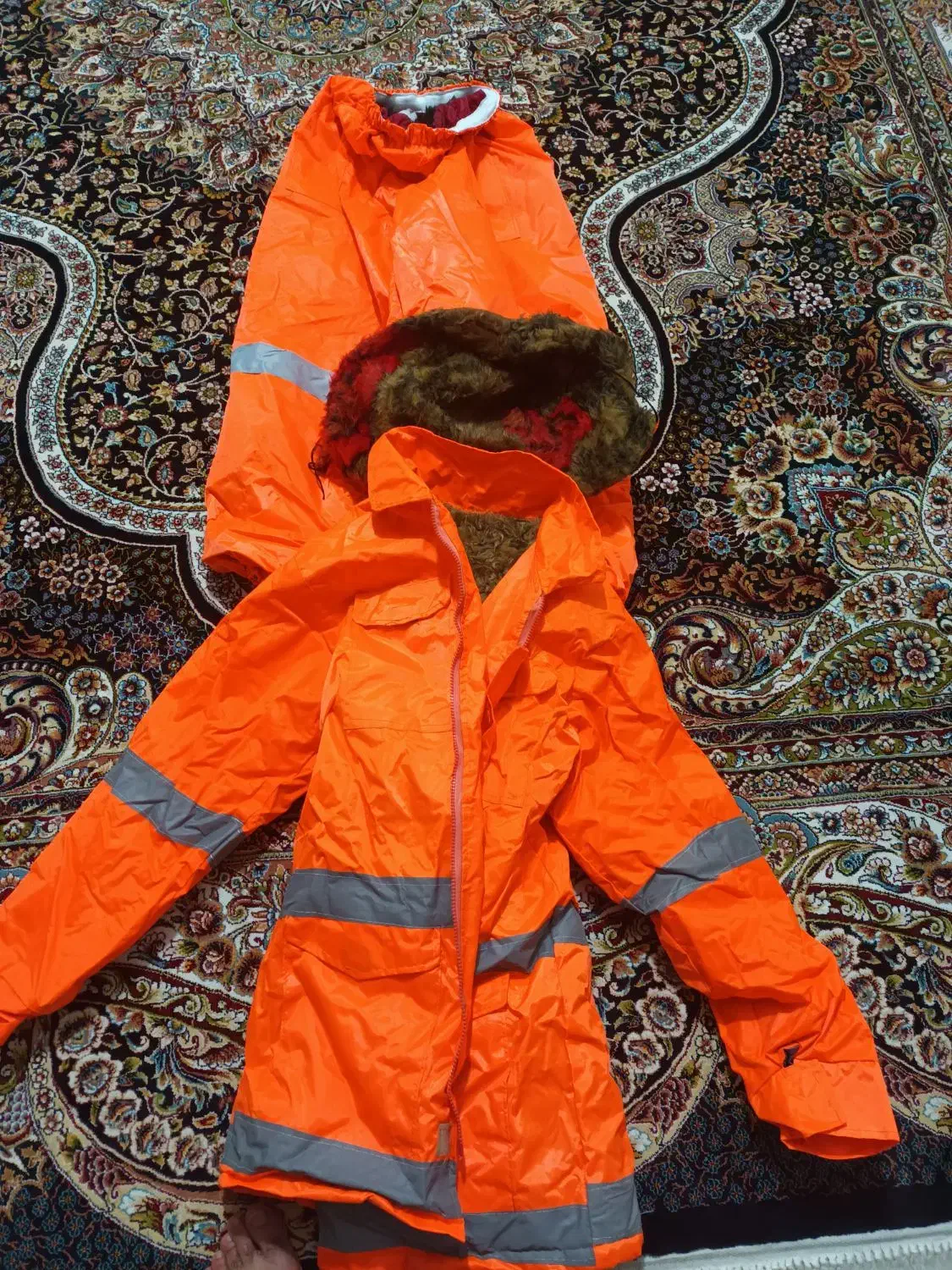 بادگیر زد اب|لباس|تربت‌حیدریه, کلاته توکلی|دیوار