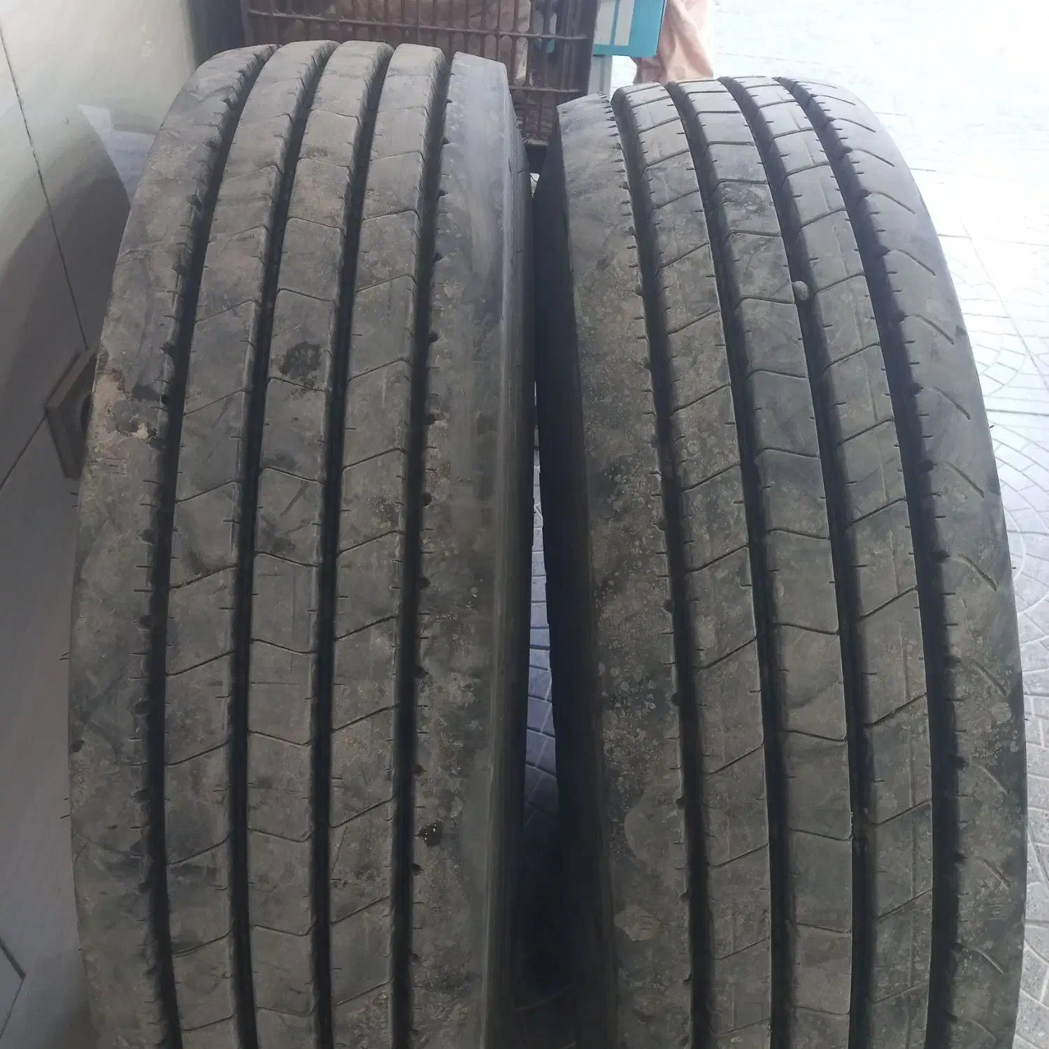 یک جفت لاستیک ۲۹۵ گل جلو|قطعات یدکی و لوازم جانبی|هشتگرد, ینگی امام|دیوار