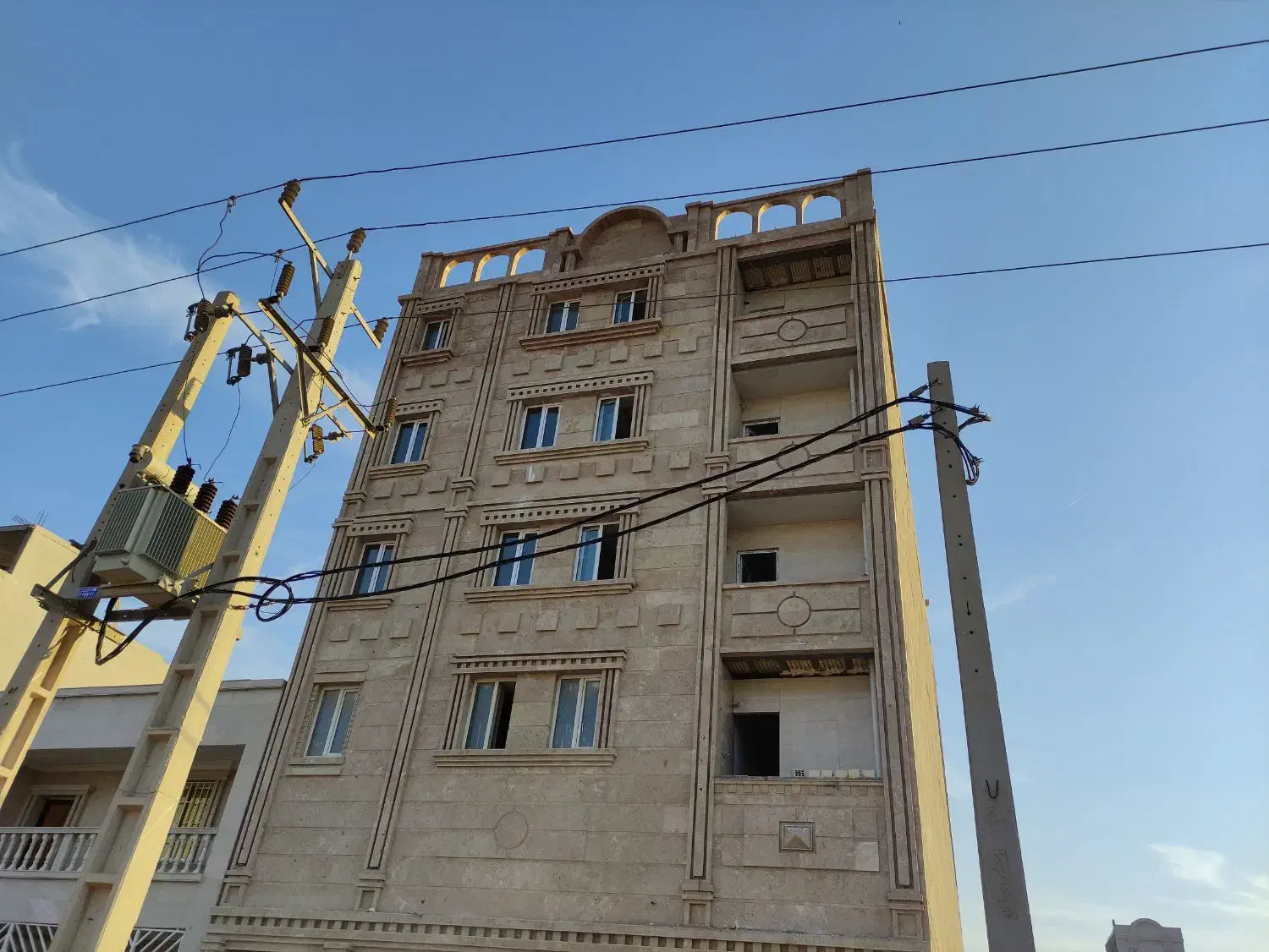 اجرای سنگ نمای ساختمان|خدمات پیشه و مهارت|نورآباد, |دیوار