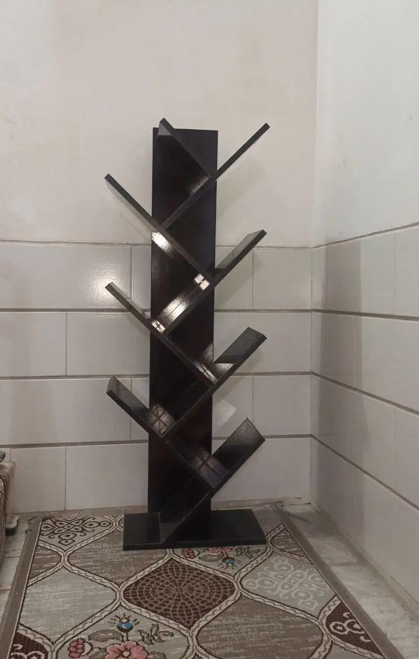 کتابخانه درختی / کتاب خانه درختی|کتابخانه، شلف، قفسه‌های دیواری|برخوار, |دیوار