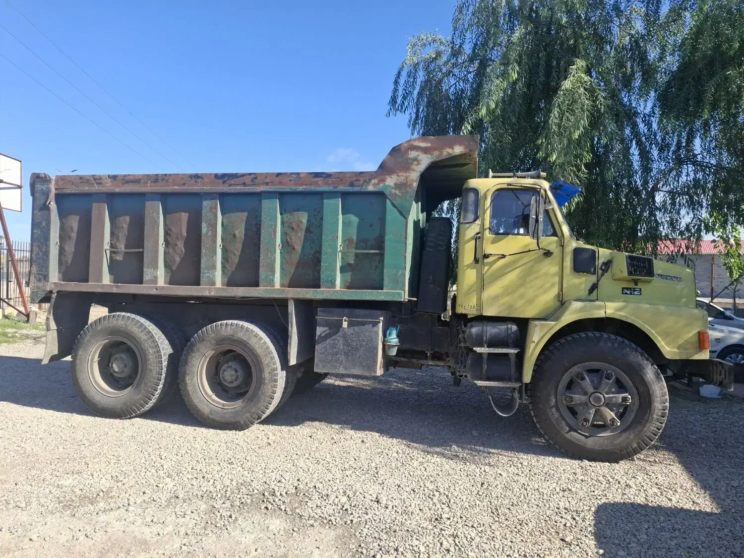 ولوو کمپرسی ۶۵ .نمایشگاه کامیون طبرستان|خودرو سنگین|ساری, |دیوار