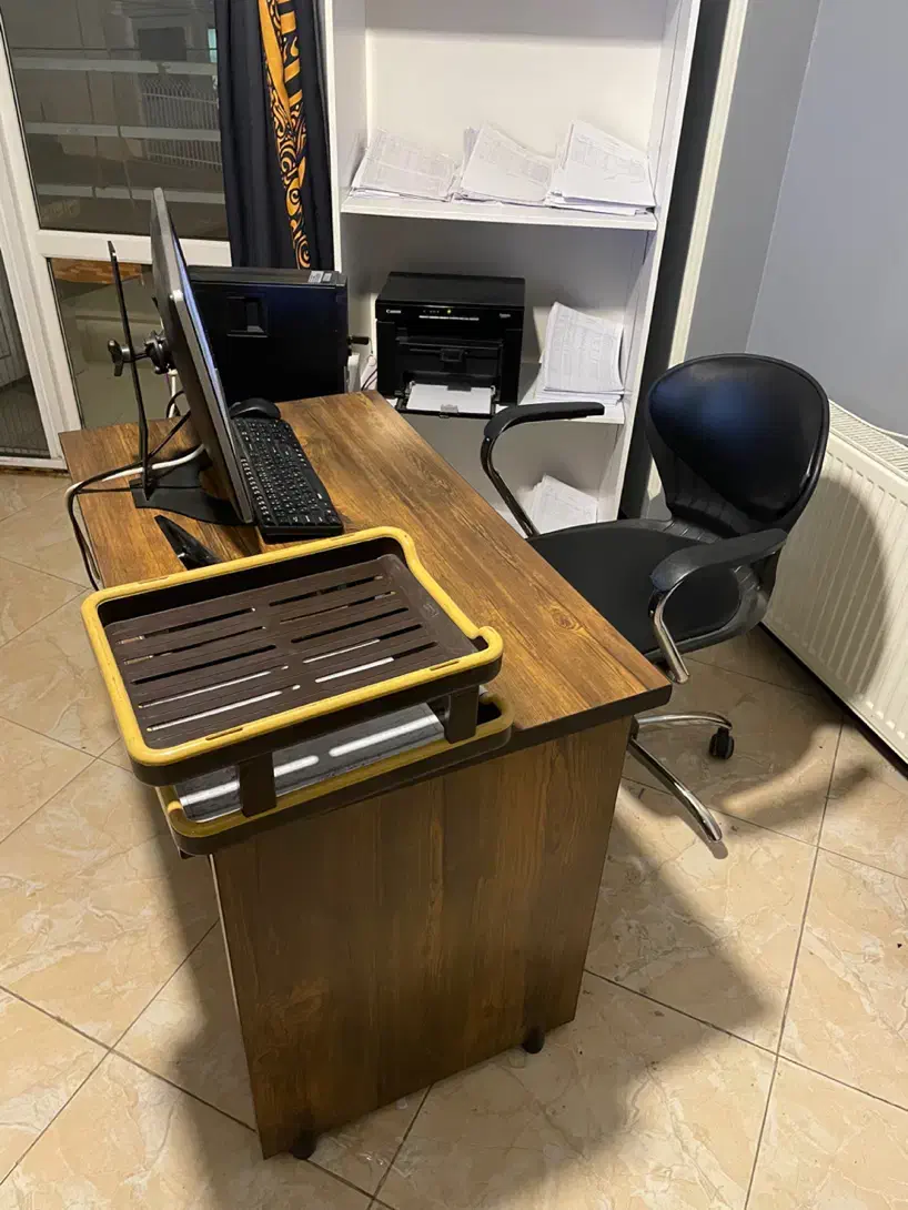 ست کامل میز صندلی کیس کامپیوتر مانیتور|رایانه رومیزی|سمنان, |دیوار