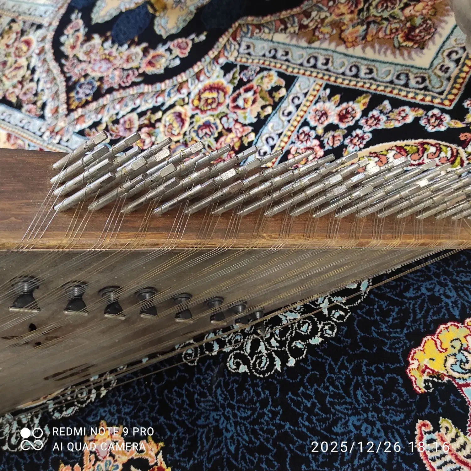 سنتور|سازهای سنتی|شهریار, رضی آباد بالا|دیوار