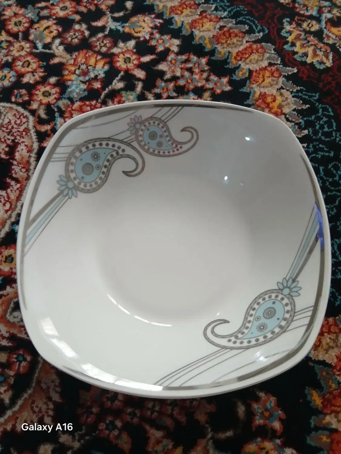 یه سرویس کامل 12 نفره چینی طرح ترمه|ظروف سرو و پذیرایی|همدان, |دیوار