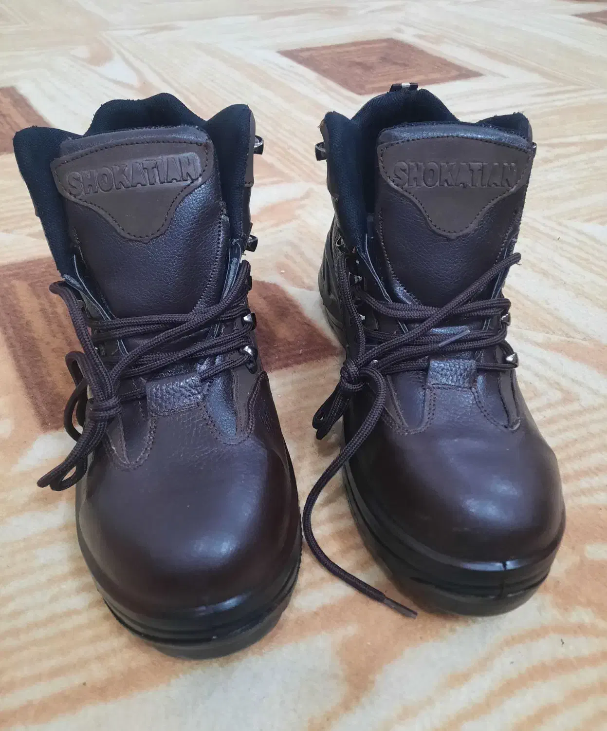 کفش ایمنی|کیف، کفش، کمربند|استهبان, |دیوار