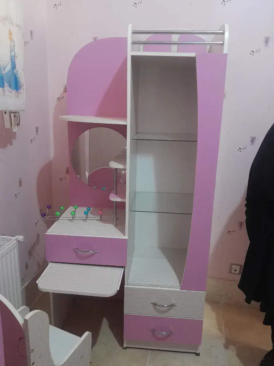 کمدوویترین، صندلی ومیزآرایش بچه|اسباب و اثاث بچه|خمینی‌شهر, |دیوار