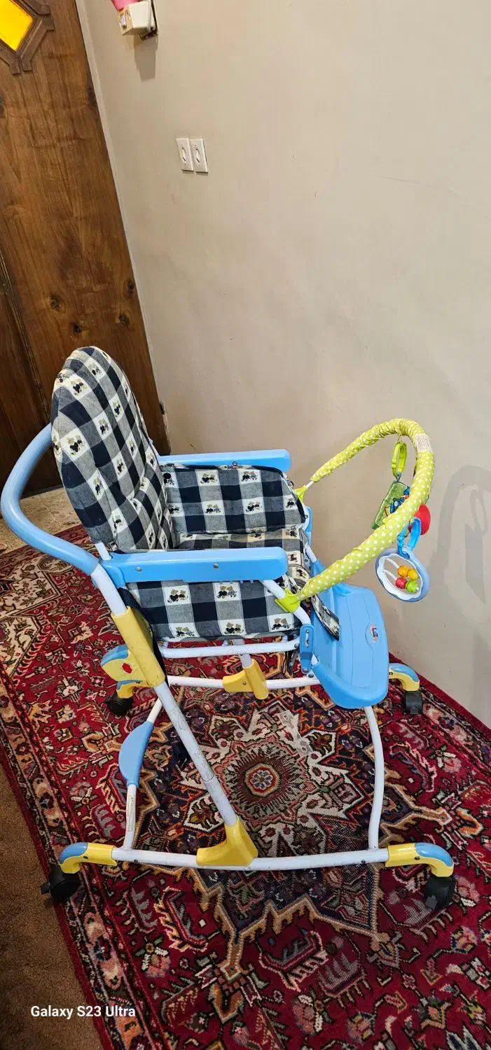 صندلی مخصوص کودک|تخت و صندلی بچه|ارومیه, |دیوار