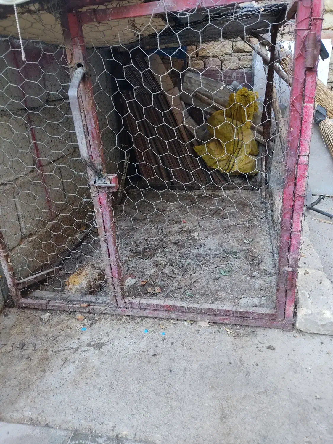 یک عدد تور مرغی فروشی سالم|لوازم جانبی حیوانات|چادگان, |دیوار