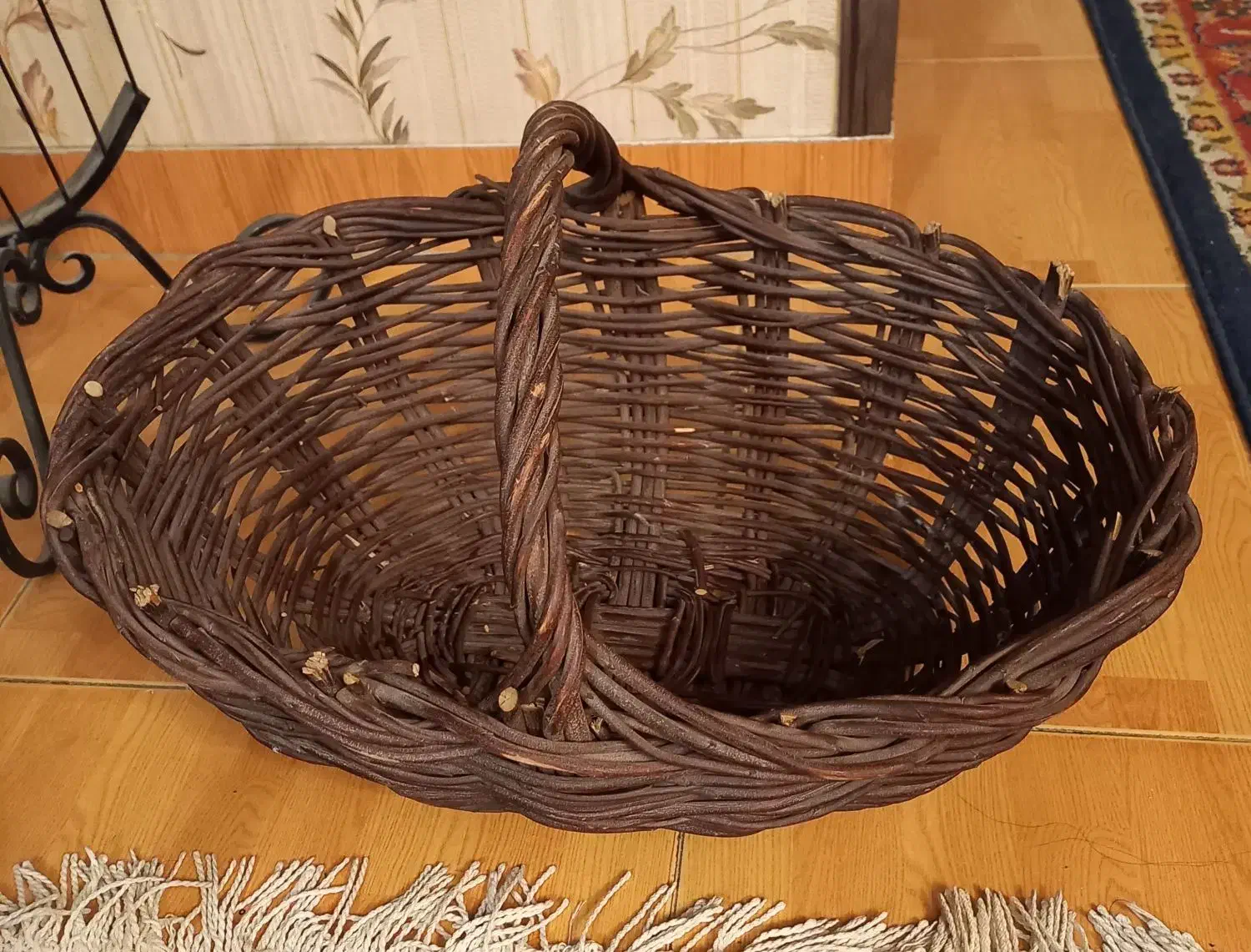 گل وسبد|گل مصنوعی|اصفهان, سرتاوه|دیوار