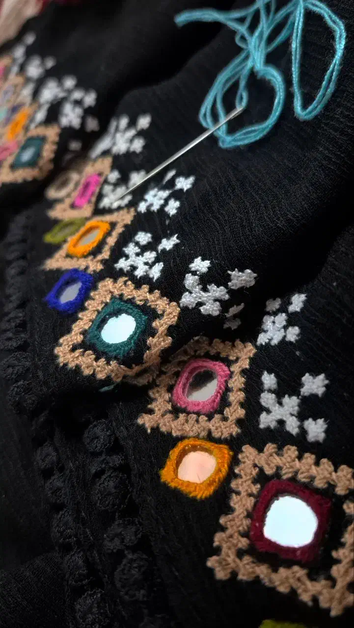 پلیوار|لباس|زابل, |دیوار