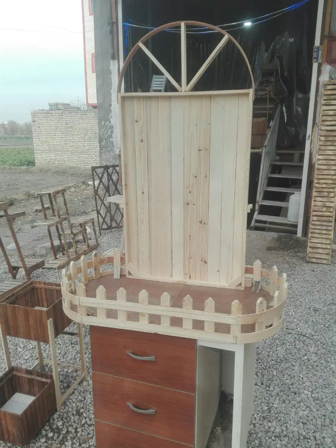 سبد چوبی شب یلدا باکس استند ون یکاد|صنایع دستی و سایر لوازم تزئینی|اصفهان, باغ زرشک|دیوار