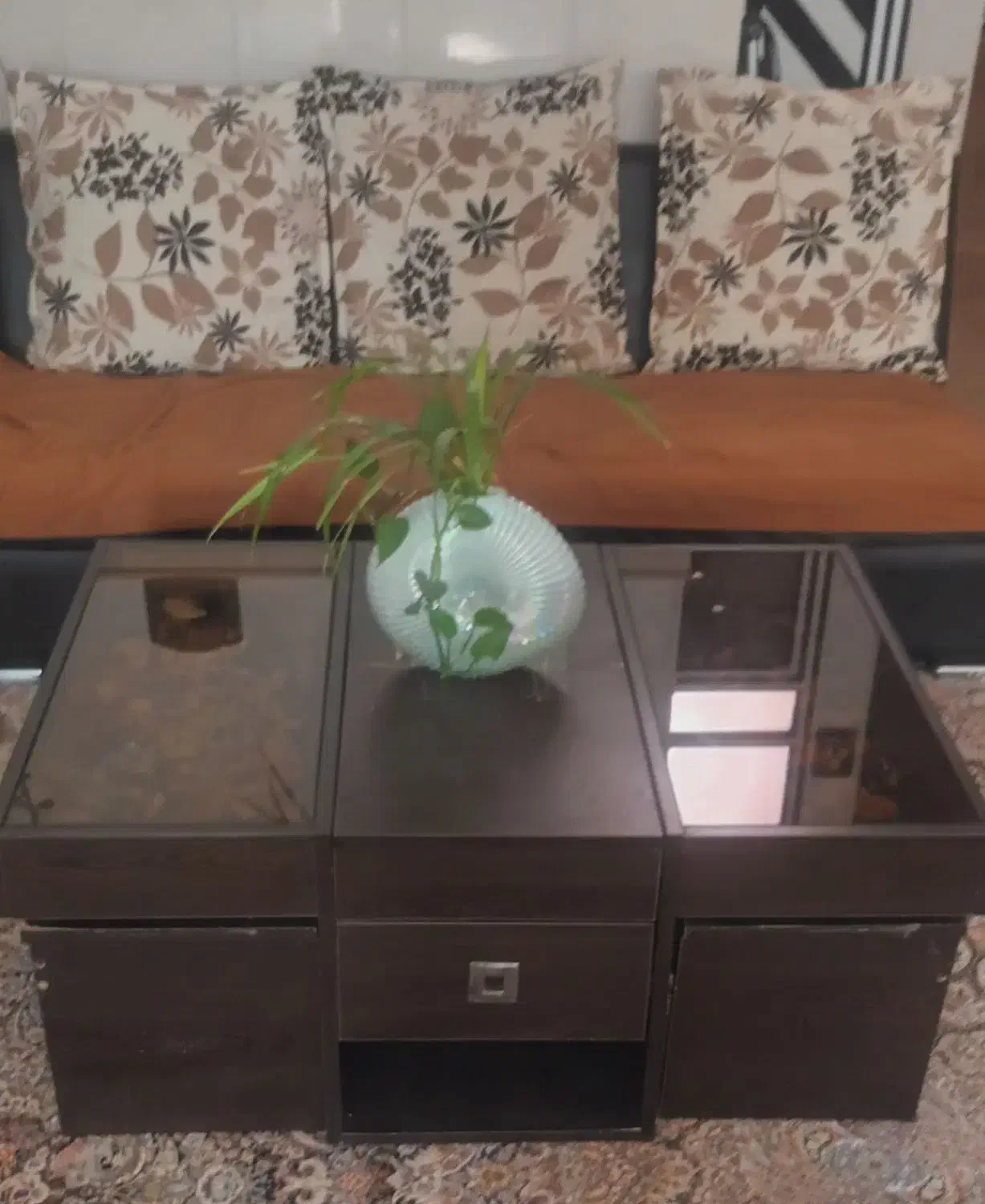 کاناپه سه نفره با میز|مبلمان خانگی و میز عسلی|اردکان, |دیوار