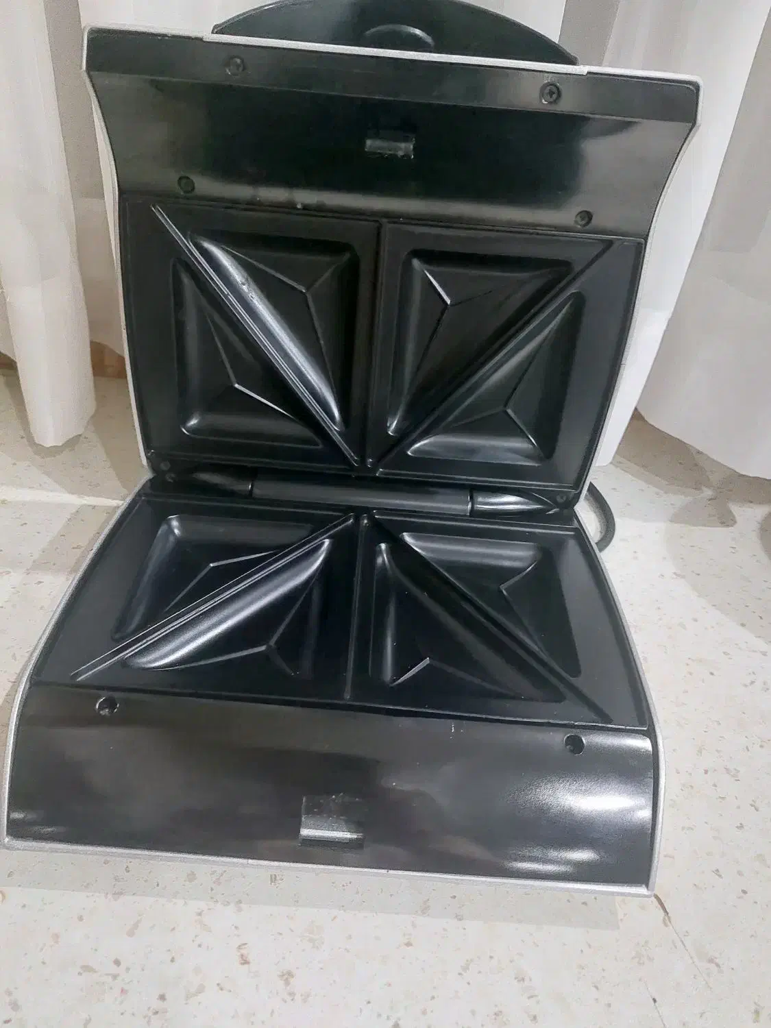 ساندویچ ساز و اسنک ساز فلر نو با کارتن فقط یه تومن|سایر لوازم برقی|کرج, مطهری|دیوار