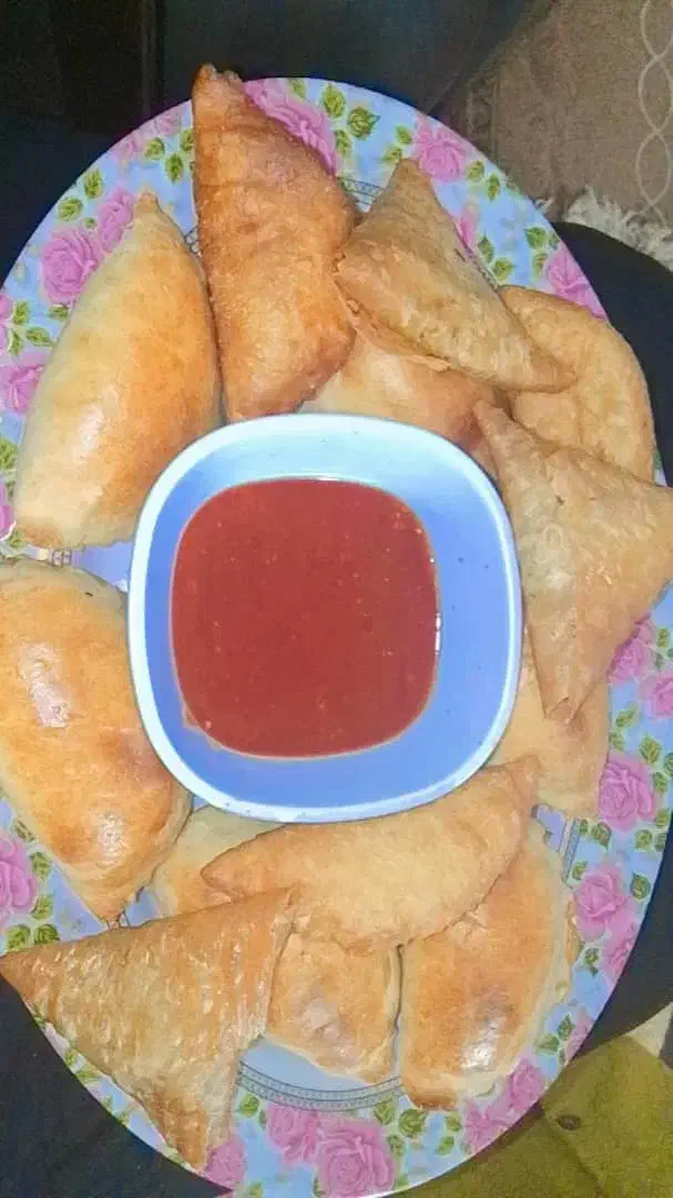 سفارش نان خمیر و پیراشکی و سمبوسه پذیرفته میشود|خوردنی و آشامیدنی|قشم, |دیوار