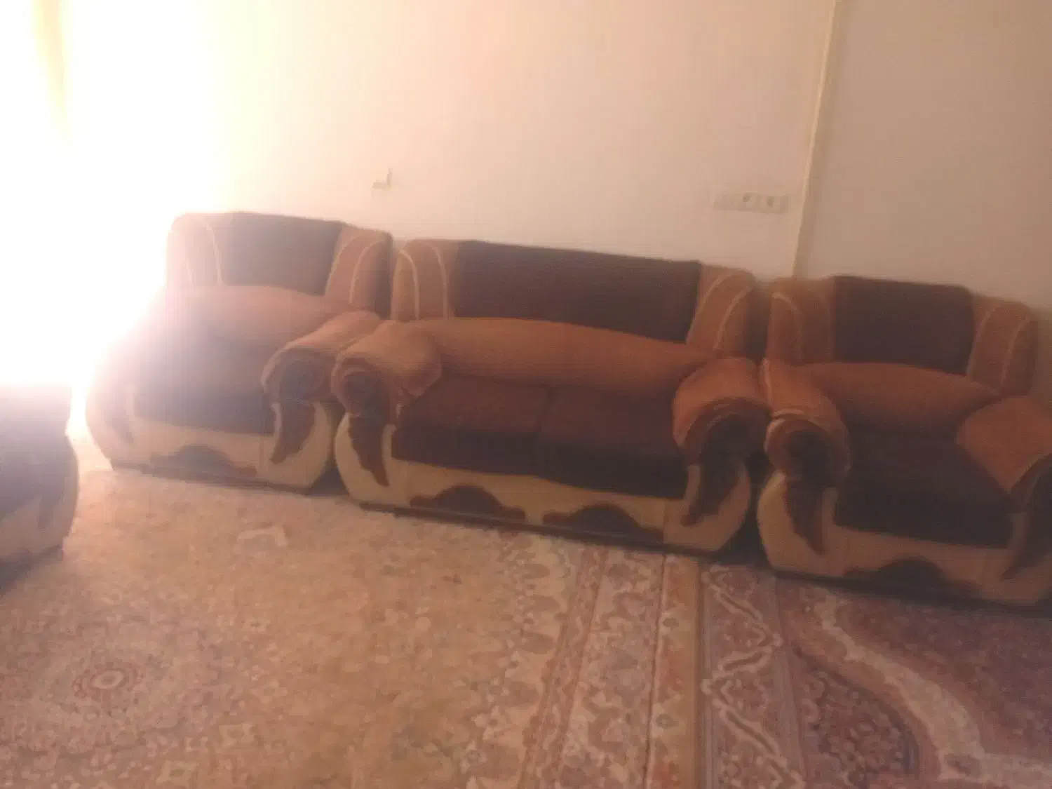 مبل تروتمیز ومحکم|مبلمان خانگی و میز عسلی|اصفهان, حصه شمالی|دیوار