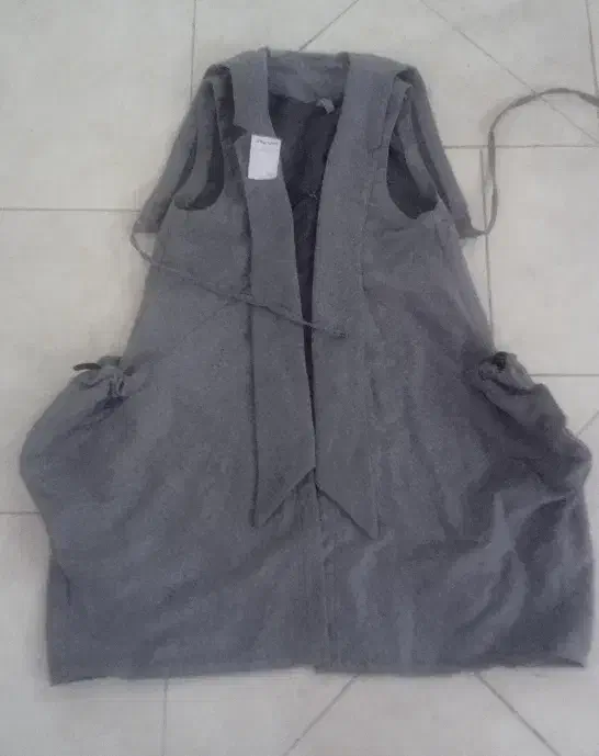 حراج چند عدد پالتو و مانتو مزونی  زیر قیمت بازار|لباس|شوشتر, |دیوار