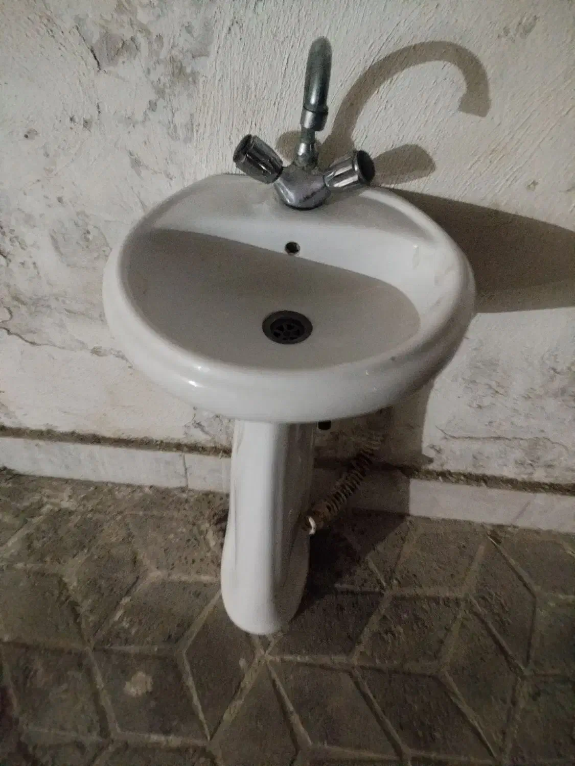 روشویی سالم همراه شیر|لوازم سرویس بهداشتی|گرگان, |دیوار